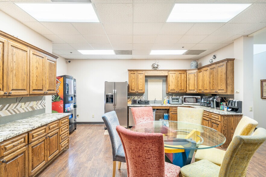 More Photos Of 1444 N Central Expy, McKinney Office For Sale