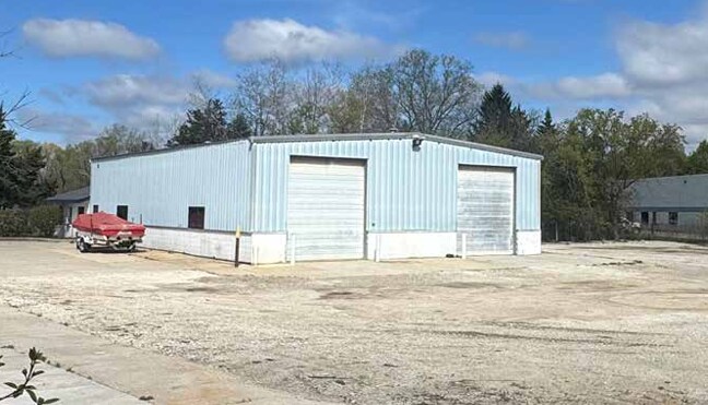 Primary Photo Of W228N2762 Duplainville Rd, Waukesha Service For Lease
