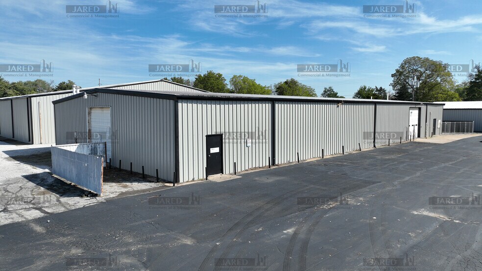 More Photos Of 2230 S Main St, Carthage Unknown For Lease