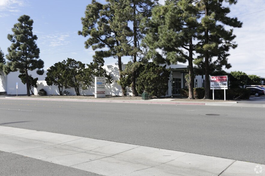 More Photos Of 16131 Gothard St, Huntington Beach Light Manufacturing For Lease