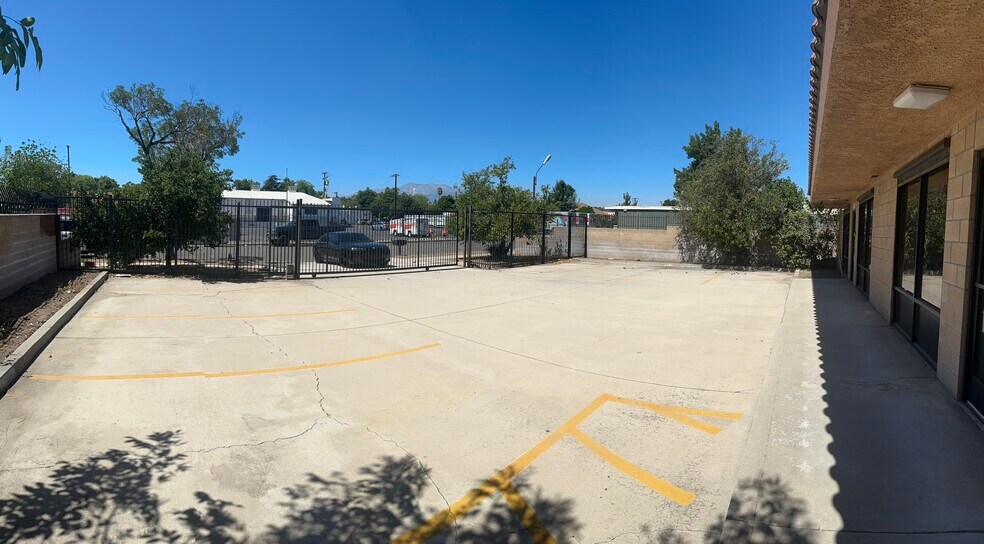 More Photos Of 229 S Olive Ave, Rialto Warehouse For Sale