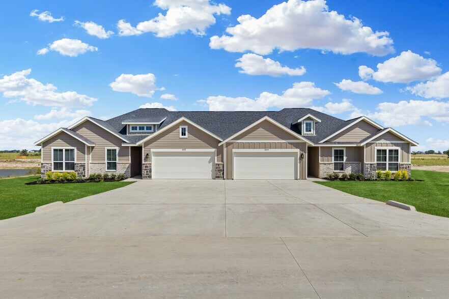 More Photos Of 651-655 Clovis St, Midlothian Apartments For Sale