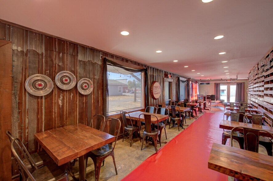 More Photos Of 780-782 US 101, Chinook Restaurant For Sale