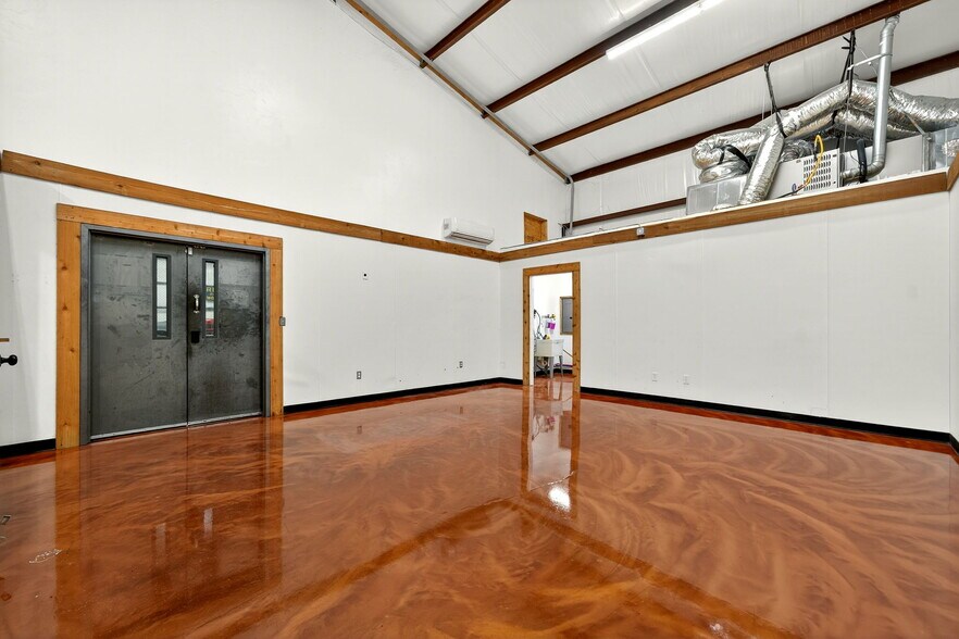 More Photos Of 4626 County Road 2200, Greenville Flex For Sale