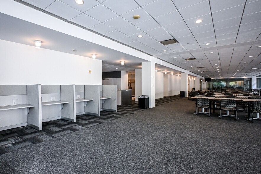 More Photos Of 800 Walnut St, Des Moines Office For Lease