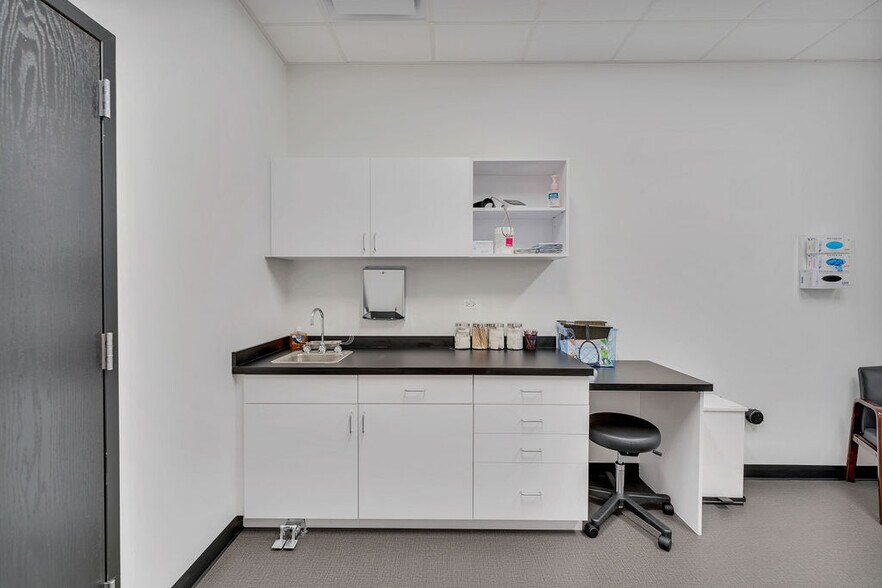 More Photos Of 9300 Waukegan Rd, Morton Grove Medical For Sale