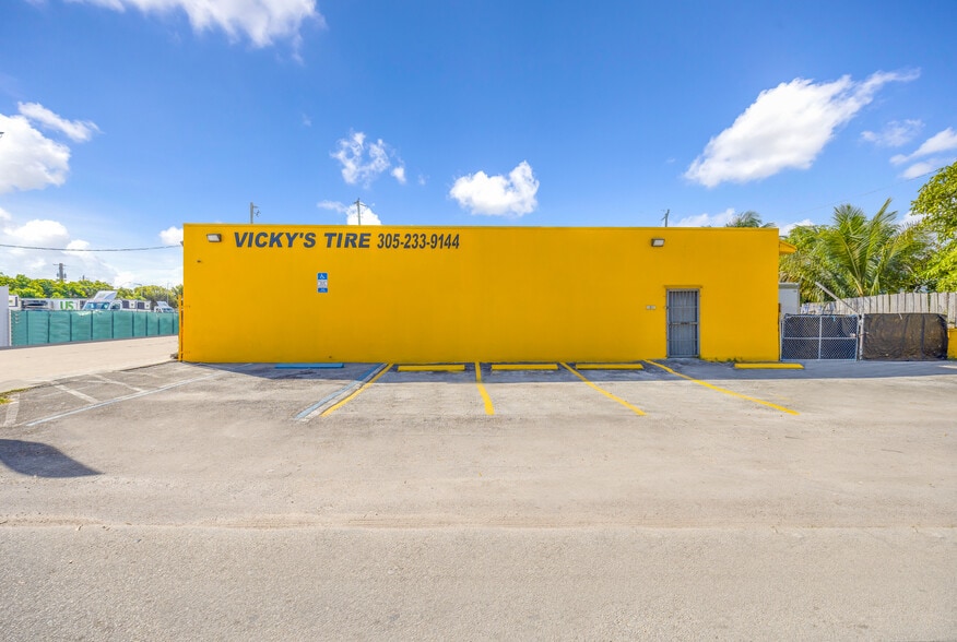 More Photos Of 11300 SW 208th Dr, Miami Service For Sale