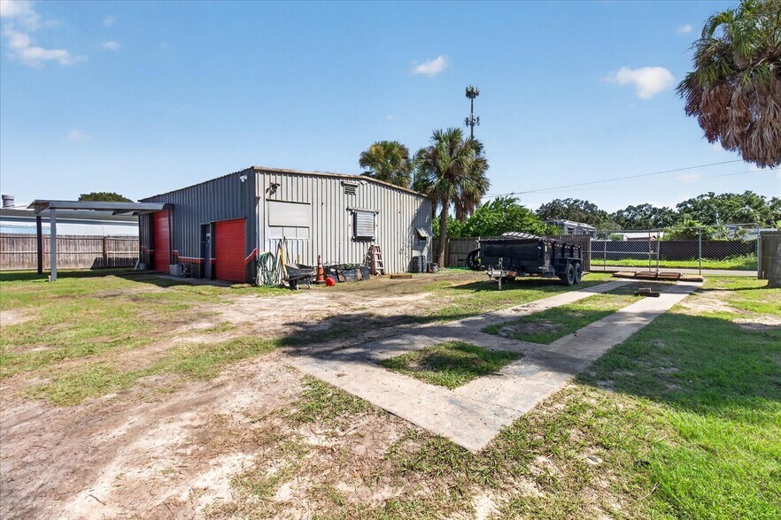 More Photos Of 5306 W Commerce St, Tampa Warehouse For Sale