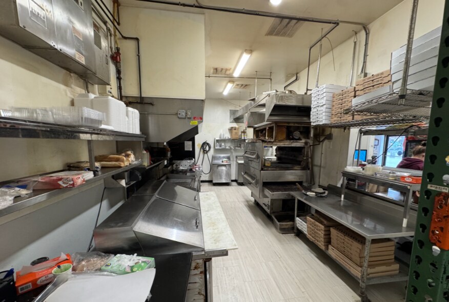 More Photos Of 6072-6078 Riverview Dr, King George Restaurant For Lease