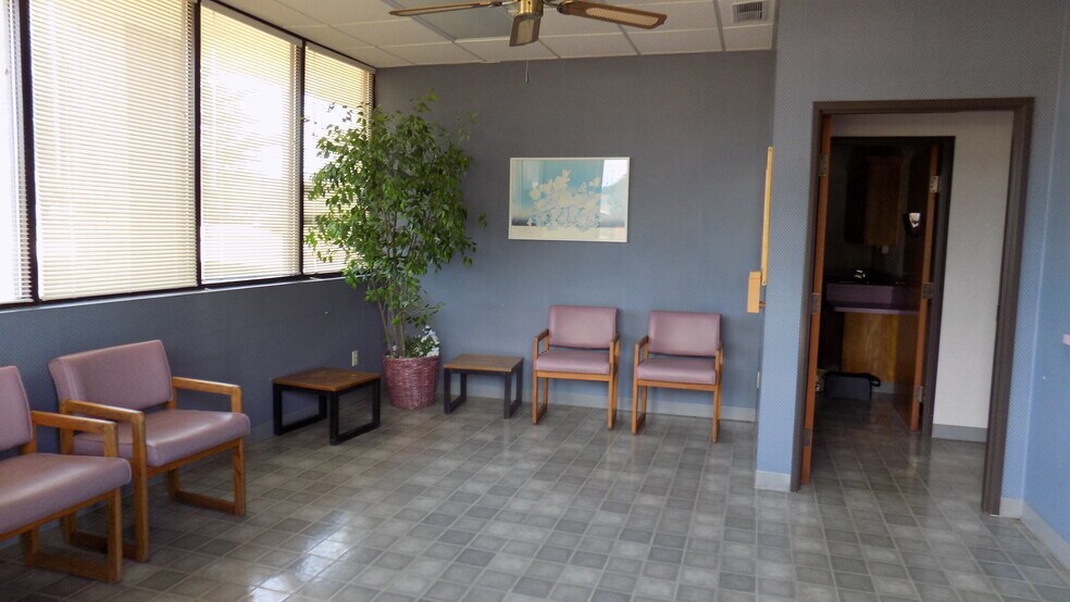 More Photos Of 315 S Cockrell Hill Rd, Duncanville Medical For Lease