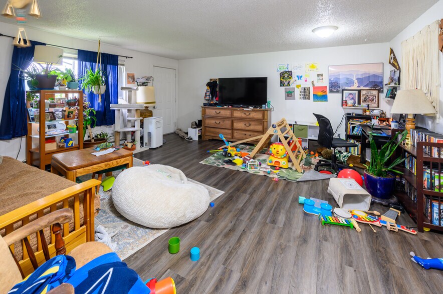 More Photos Of 2125 SW Xero Ln, Redmond Apartments For Sale