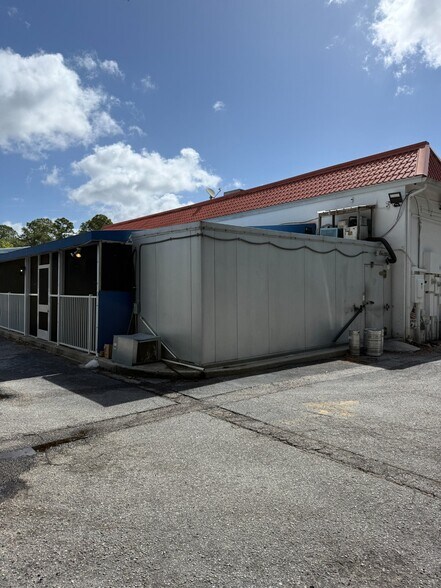 More Photos Of 5881-5897 Whitfield Ave, Sarasota General Retail For Lease