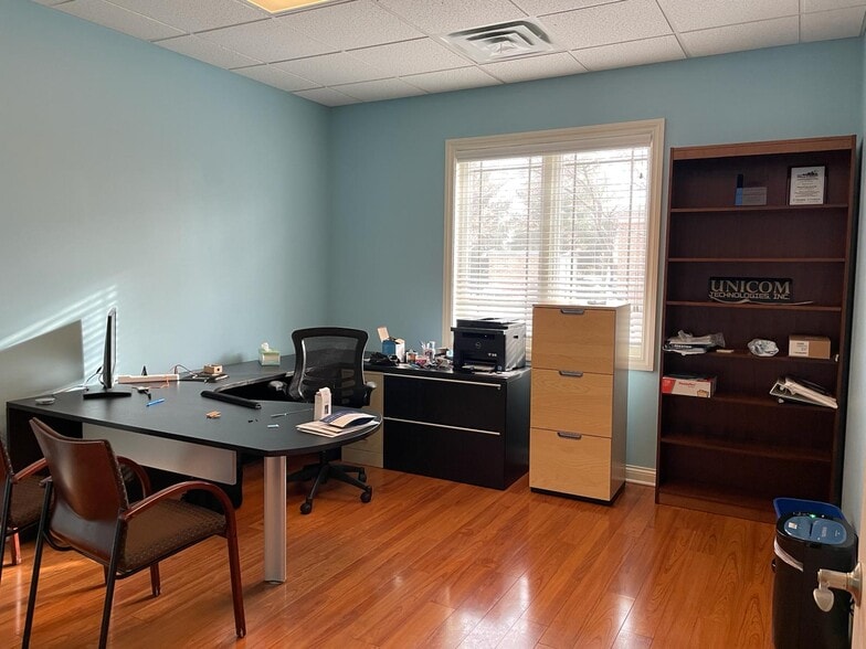 More Photos Of 896 S Frontenac St, Aurora Office For Lease