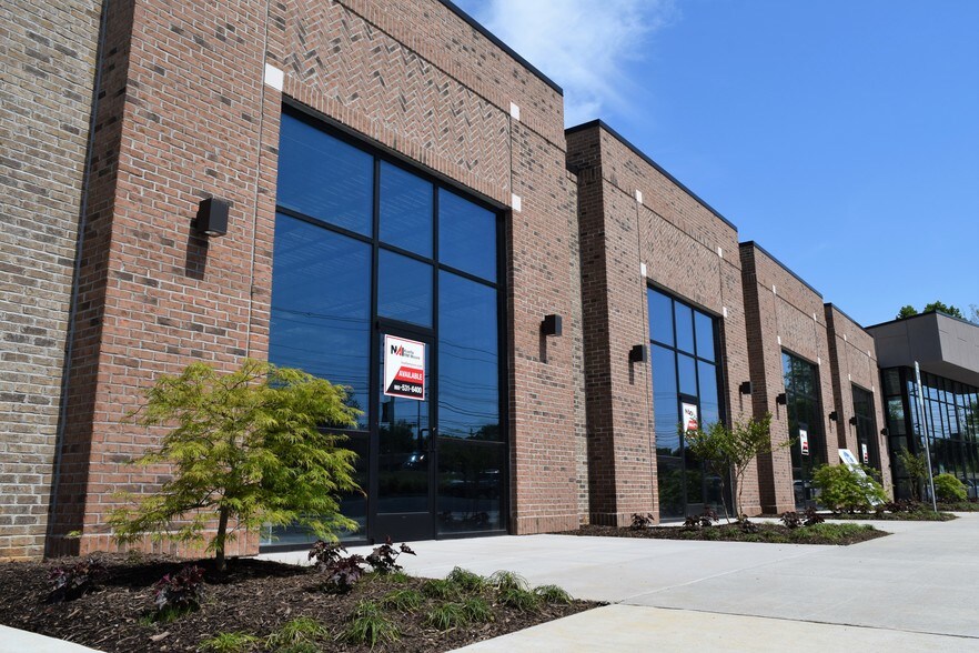 More Photos Of 11111-11119 Kingston Pike, Knoxville General Retail For Lease
