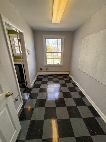 More Photos Of 851-855 Sawyer St, South Portland Storefront Retail Office For Lease