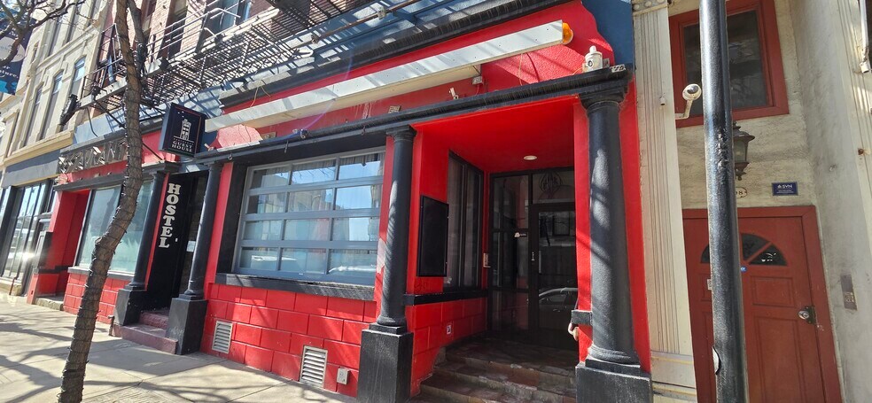 More Photos Of 310 S Halsted St, Chicago Storefront Retail Residential For Lease