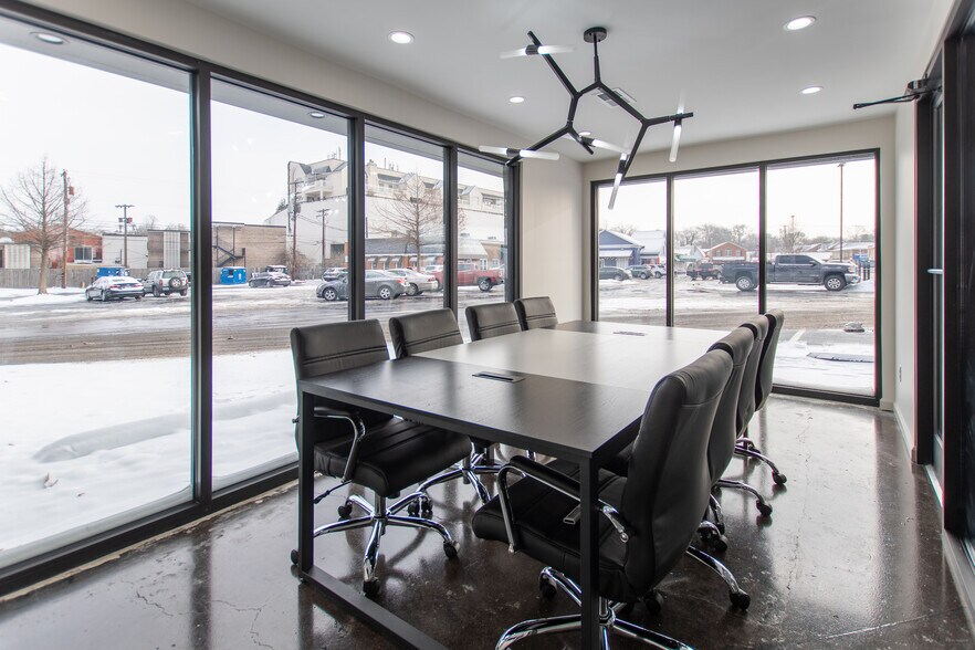 More Photos Of 804 Chevy Chase Pl, Lexington Office For Lease