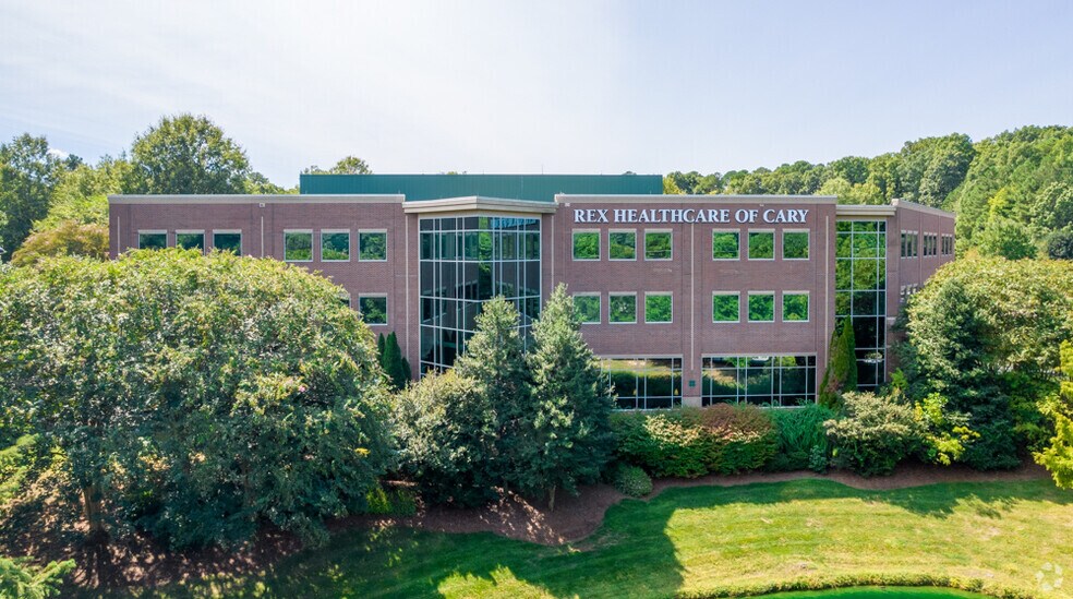 More Photos Of 1505 SW Cary Pky, Cary Medical For Lease