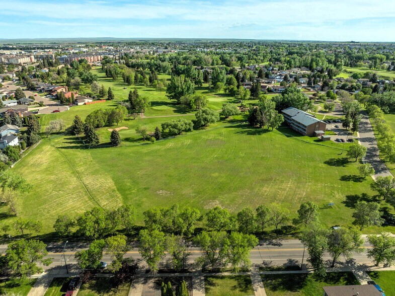 More Photos Of 352 Primrose SE dr, Medicine Hat Land For Sale