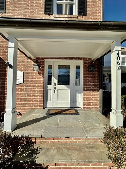 More Photos Of 406 E Putnam Ave, Cos Cob Office For Sale