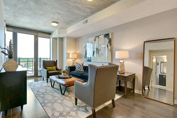 More Photos Of 1701 Payne St, Dallas Apartments For Lease