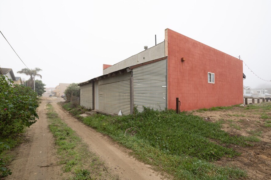 More Photos Of 368 Pier Ave, Oceano Storefront For Sale