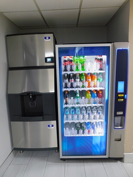 More Photos Of 1823 W Reynolds St, Pontiac Hotel For Sale