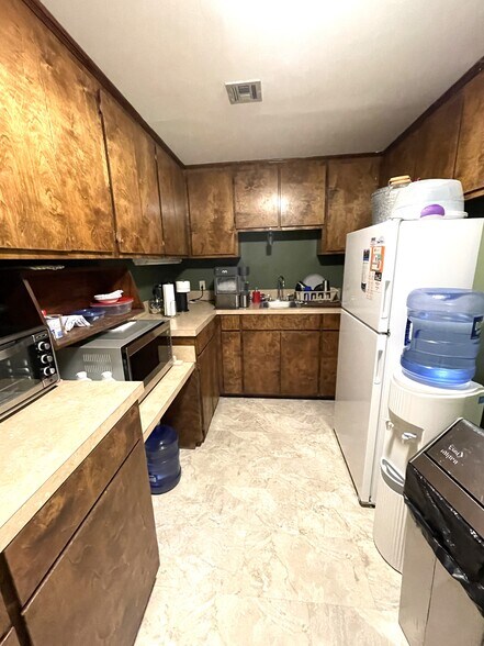 More Photos Of 220 N Phoenix Ave, Russellville Medical For Sale