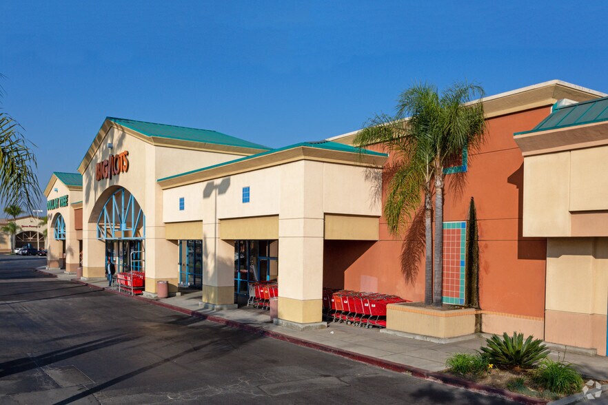 More Photos Of 6011 Lincoln Ave, Buena Park General Retail For Lease