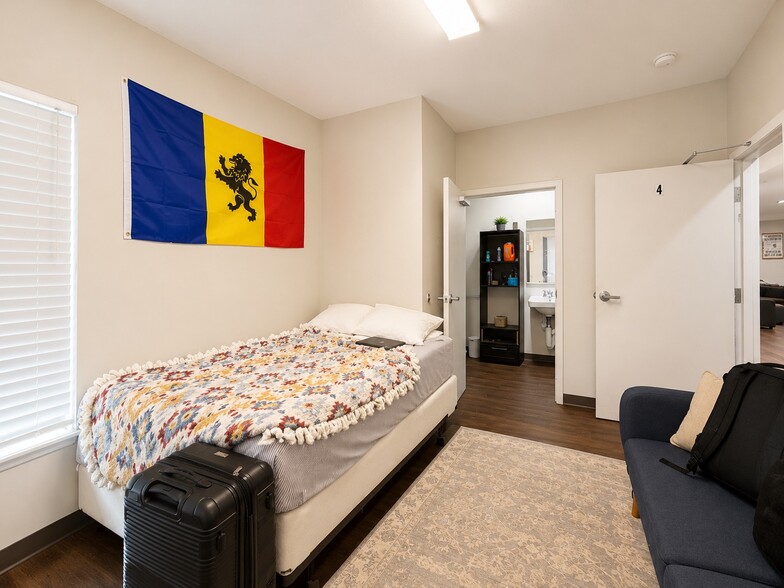 More Photos Of 250 Carriage Ct, Athens Sorority Fraternity House For Sale