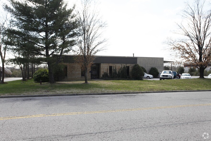 Primary Photo Of 644 Mainstream Dr, Nashville Service For Sale