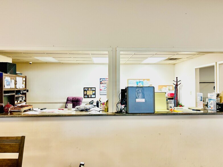 More Photos Of 869 S State St, Clarksdale Storefront For Sale