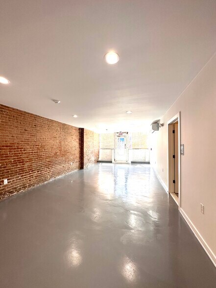 More Photos Of 423 Washington St, Hoboken Storefront Retail Office For Lease