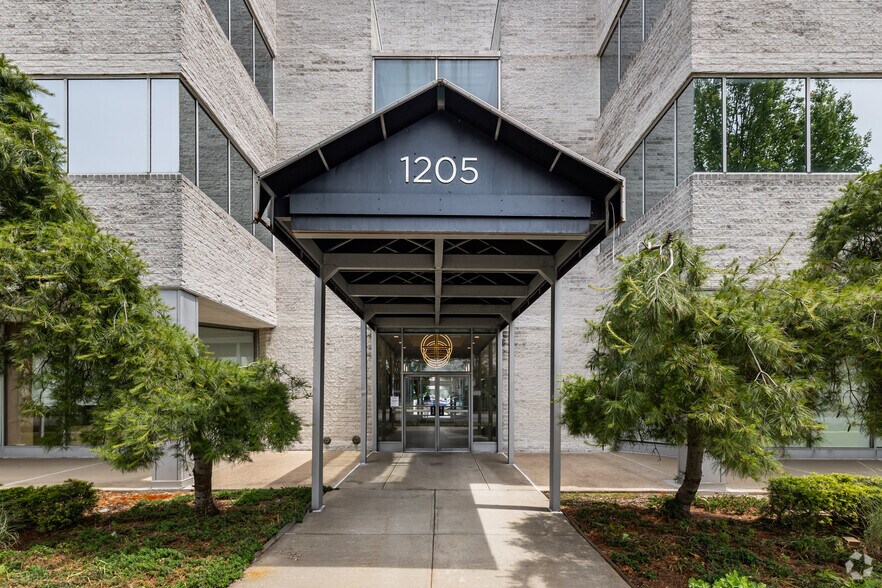 More Photos Of 1205 Franklin Ave, Garden City Office For Lease