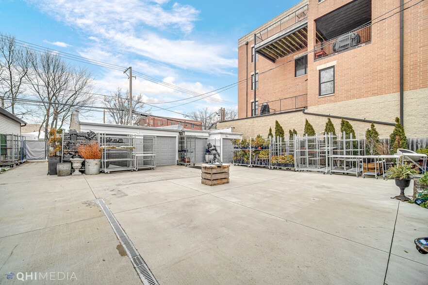 More Photos Of 2312 W Touhy Ave, Chicago General Retail For Sale