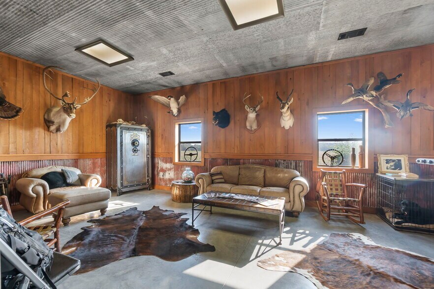 More Photos Of 2948 State Highway V, Matthews Light Manufacturing For Sale