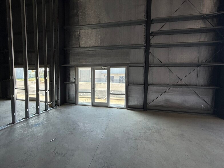 More Photos Of 142 John Galt Rd, Santa Rosa Beach Industrial For Lease
