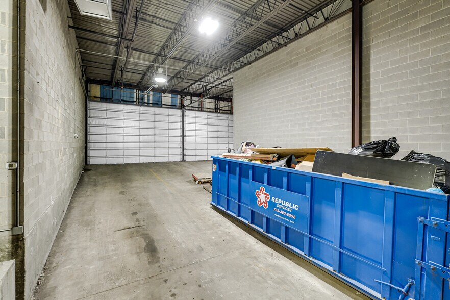 More Photos Of 721 E 112th St, Chicago Flex For Lease