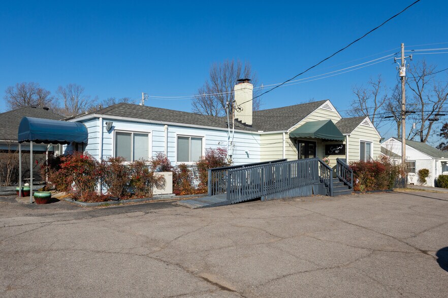More Photos Of 2799 Bransford Ave, Nashville Office For Sale