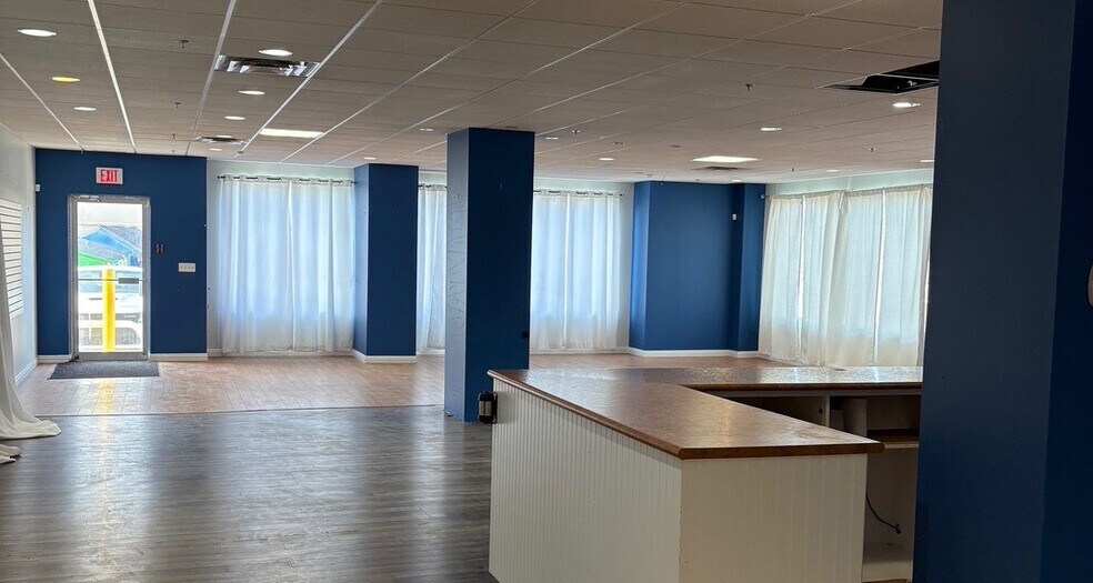 More Photos Of 585 St Albert Trl, St. Albert Restaurant For Sale