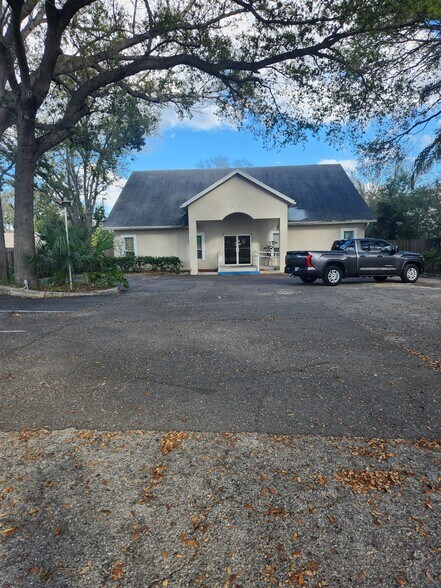 More Photos Of 8751 N 30th St, Tampa Medical For Lease