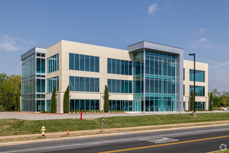 More Photos Of 2700 SE S St, Bentonville Office For Lease