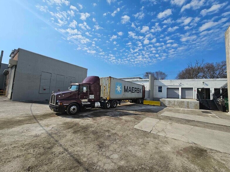 More Photos Of 100 Business St, Hyde Park Unknown For Lease