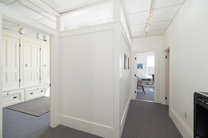 More Photos Of 29 N Main St, Ipswich Office For Sale