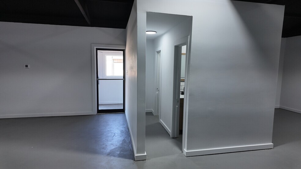 More Photos Of 720 2nd st, Clarendon Freestanding For Sale