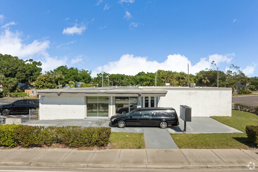 More Photos Of 1800 Okeechobee Rd, Fort Pierce Funeral Home For Sale