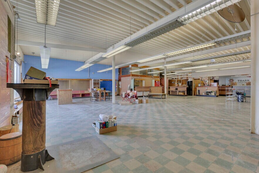 More Photos Of , Lancaster General Retail For Sale