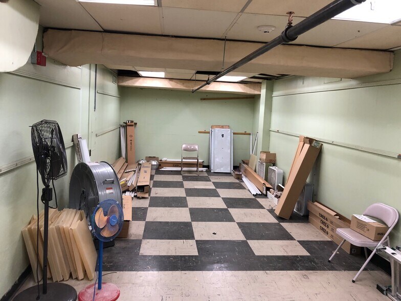 More Photos Of 1961 Base Ave, Springfield Industrial For Sale