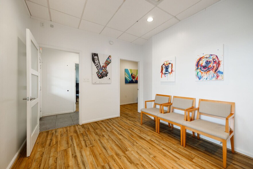 More Photos Of 2825 S Crater Rd, Petersburg Storefront Retail Office For Sale