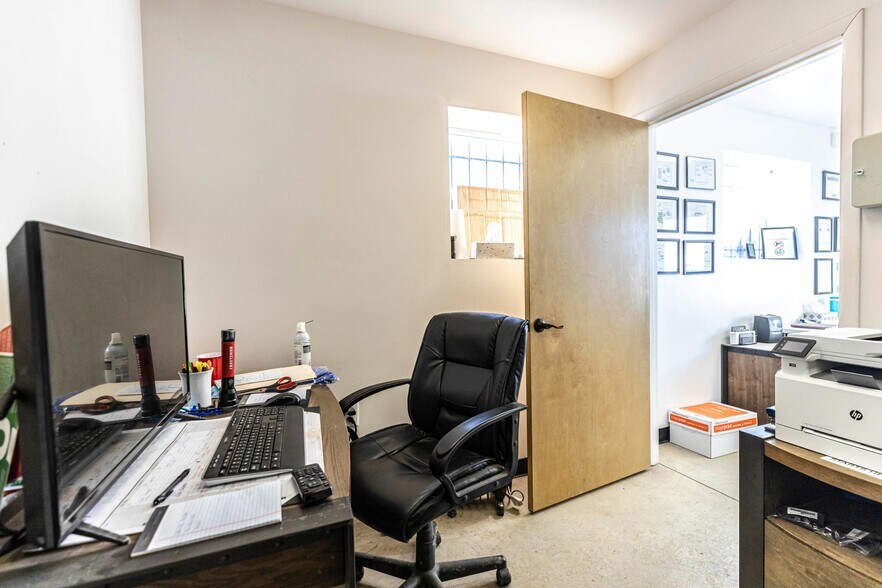 More Photos Of 2340 Bennett Rd, Rye Specialty For Sale